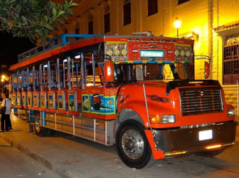 Raíces y Rumba Clase de Champeta + Fiesta en Chiva en Cartagena
